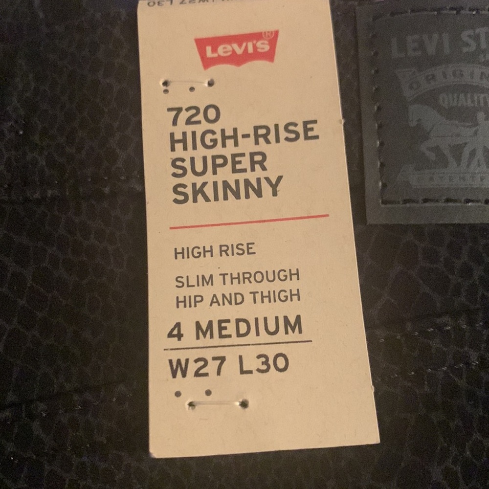 Levi's Women's 720 Python-Print High-Rise Super Skinny Jeans - Picture 7 of 12
